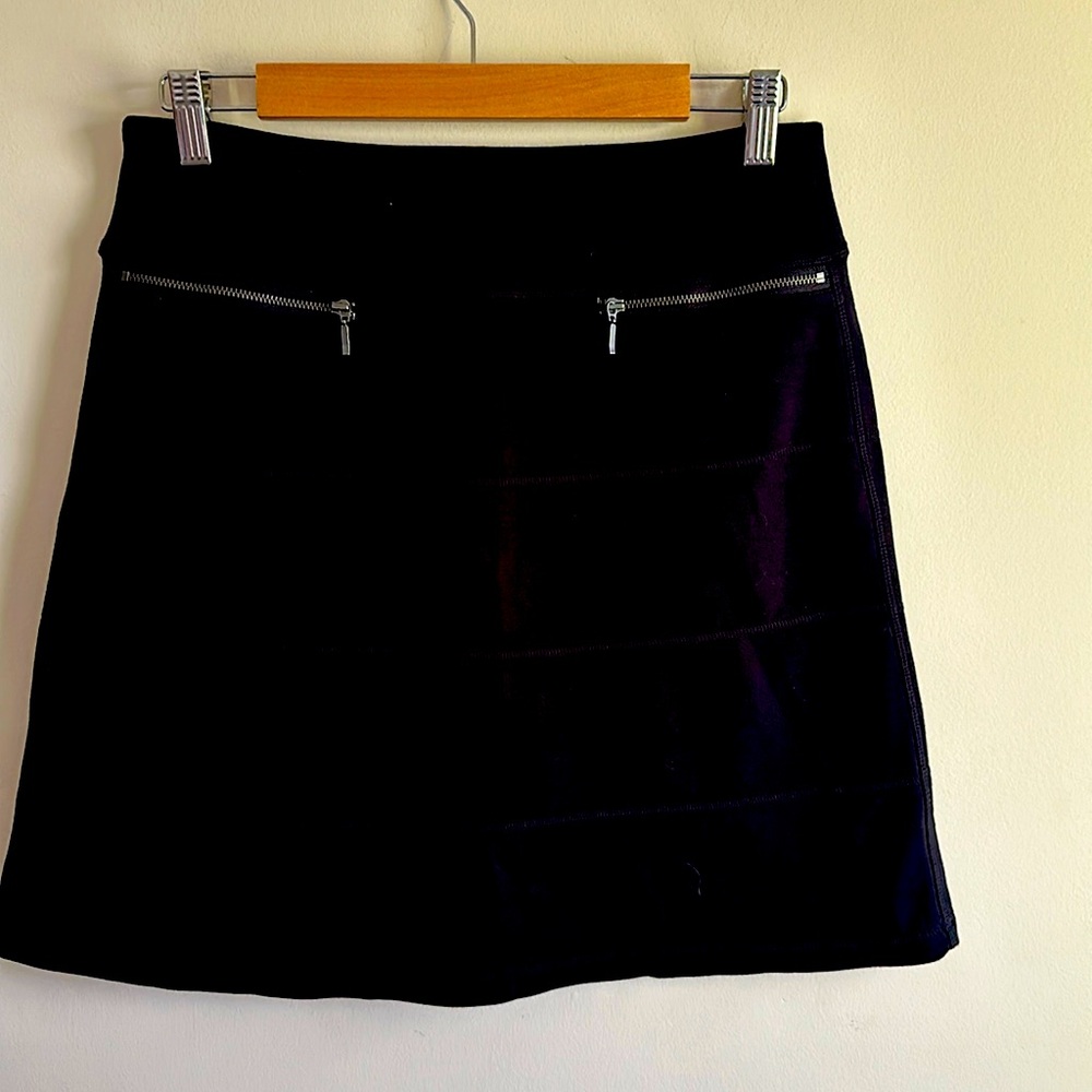 Athleta a-line skirt with zippered pockets, Small
